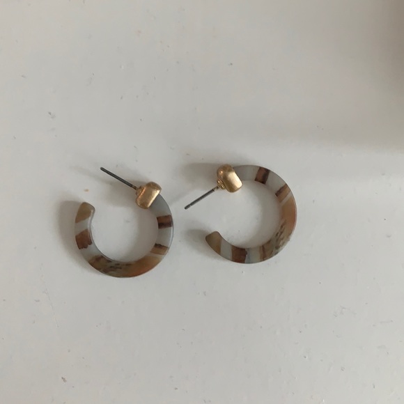 Small acrylic hoop earrings - Picture 1 of 1